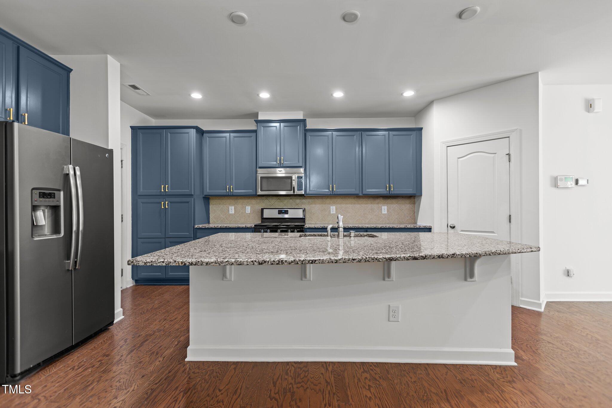 150 Alamosa Place