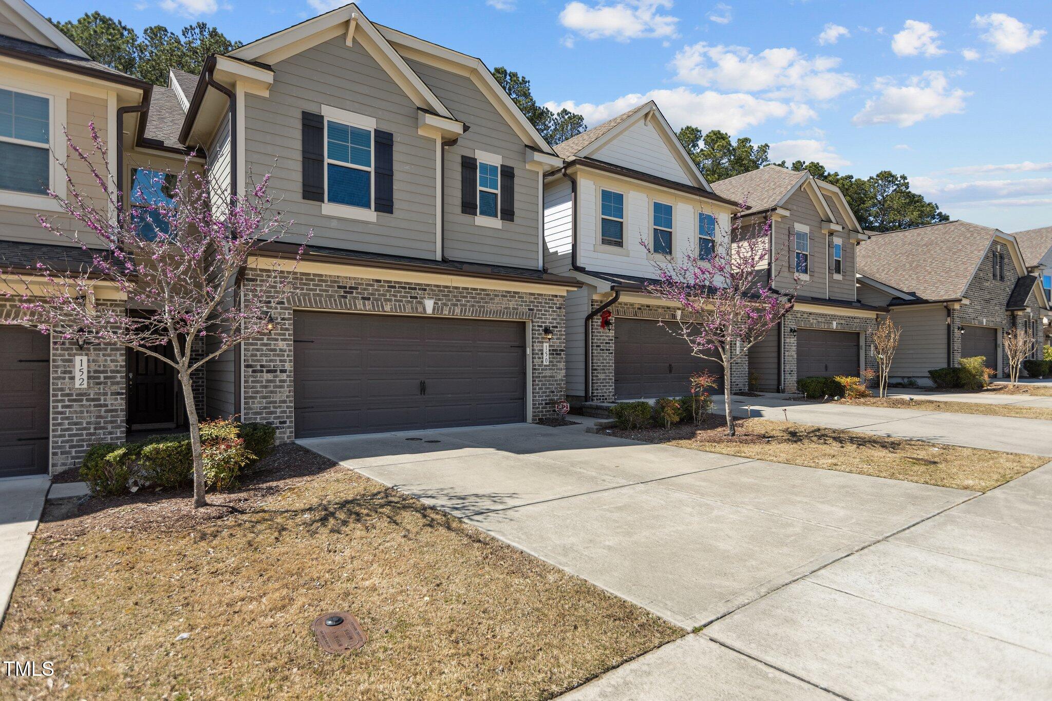 150 Alamosa Place