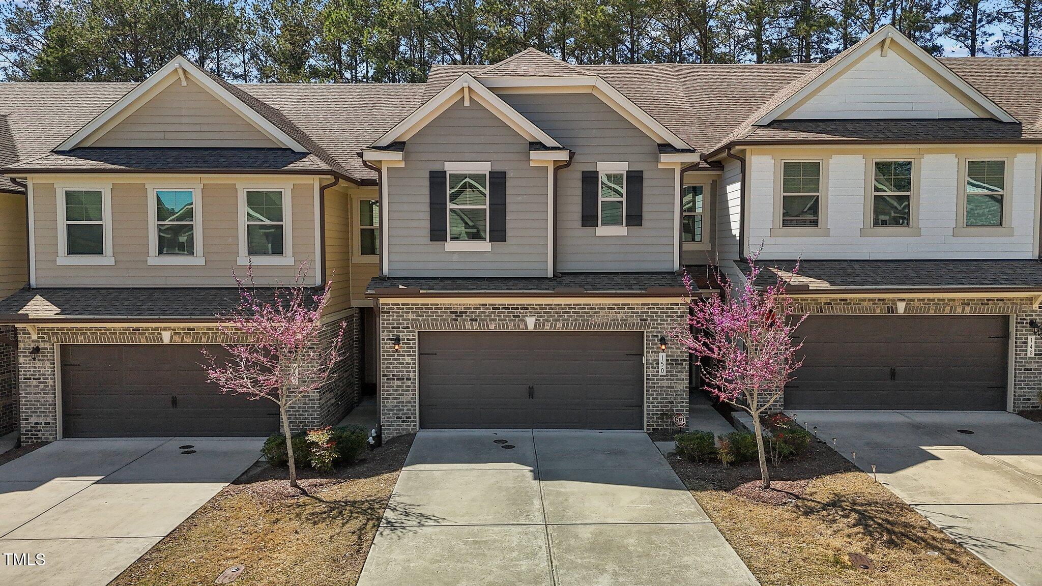 150 Alamosa Place