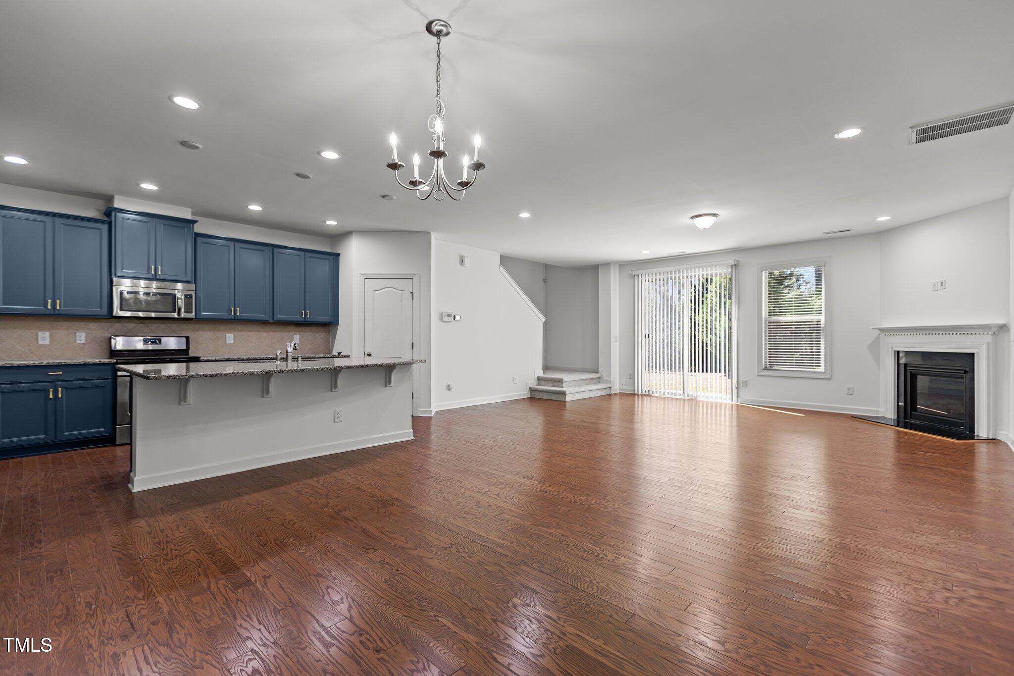 150 Alamosa Place