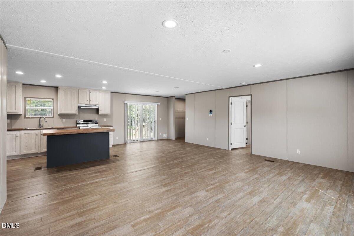 1305 Schloss Road