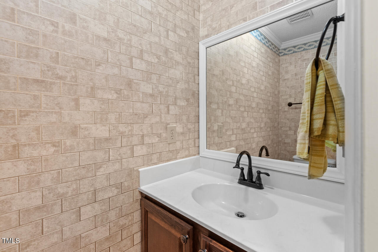 Durham, North Carolina 27705, United States, 2 Bedrooms Bedrooms, ,3 BathroomsBathrooms,Residential,Active,92723