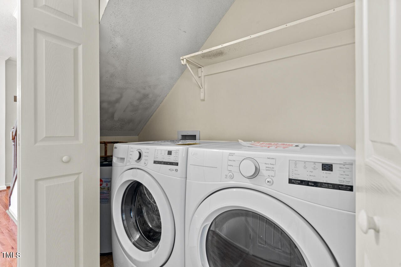 Durham, North Carolina 27705, United States, 2 Bedrooms Bedrooms, ,3 BathroomsBathrooms,Residential,Active,92723