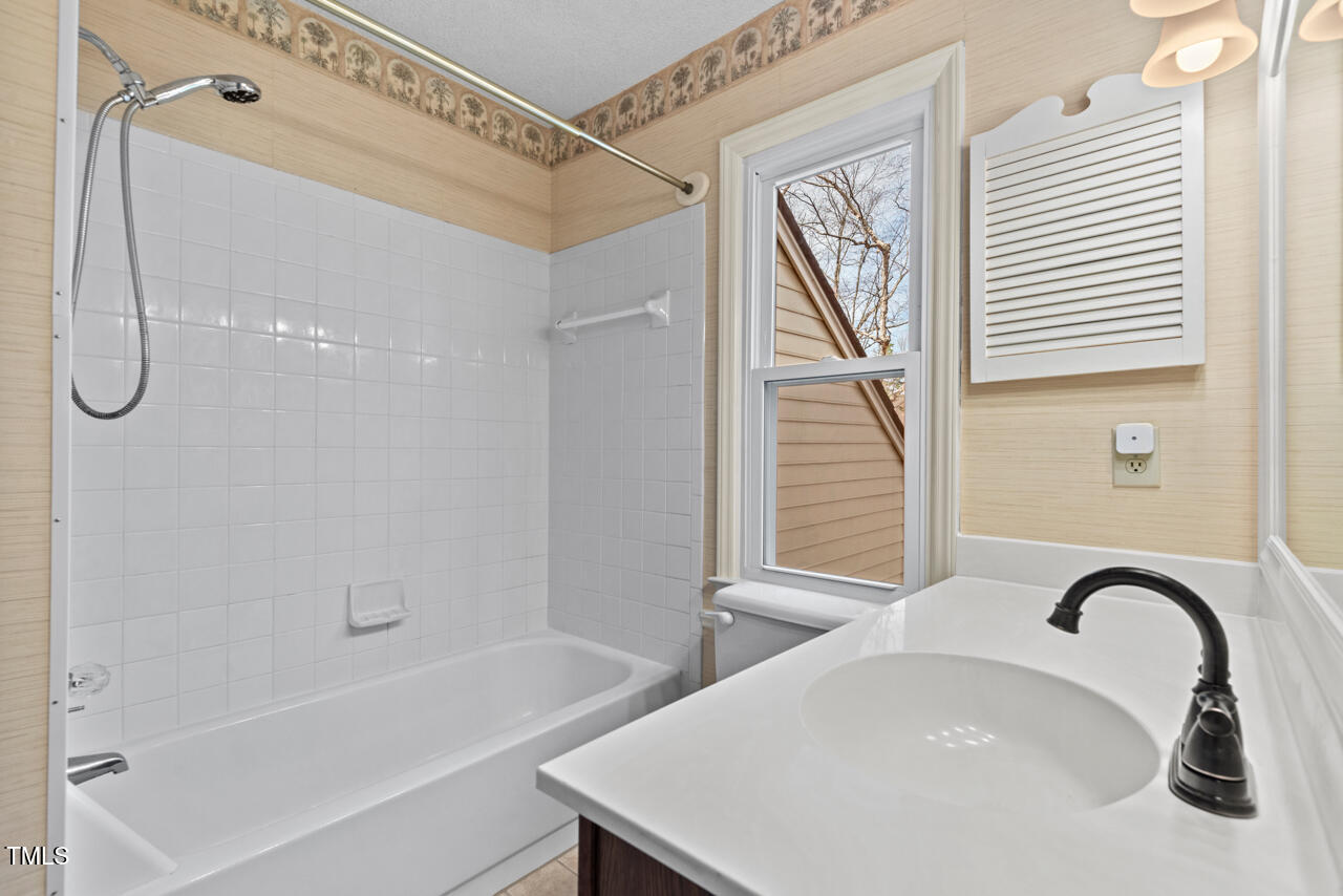 Durham, North Carolina 27705, United States, 2 Bedrooms Bedrooms, ,3 BathroomsBathrooms,Residential,Active,92723