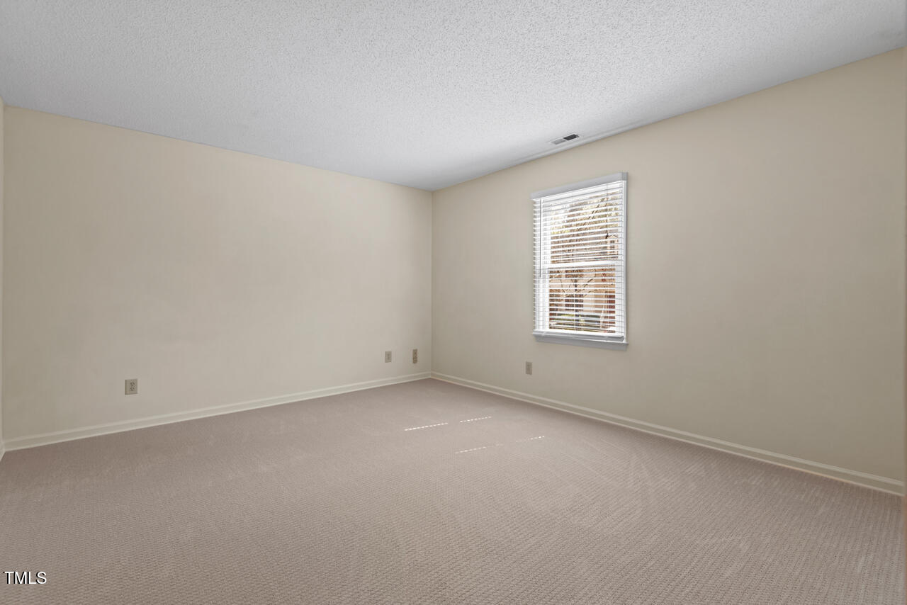 Durham, North Carolina 27705, United States, 2 Bedrooms Bedrooms, ,3 BathroomsBathrooms,Residential,Active,92723