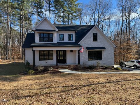 1124 Dovefield Lane Youngsville NC 27596