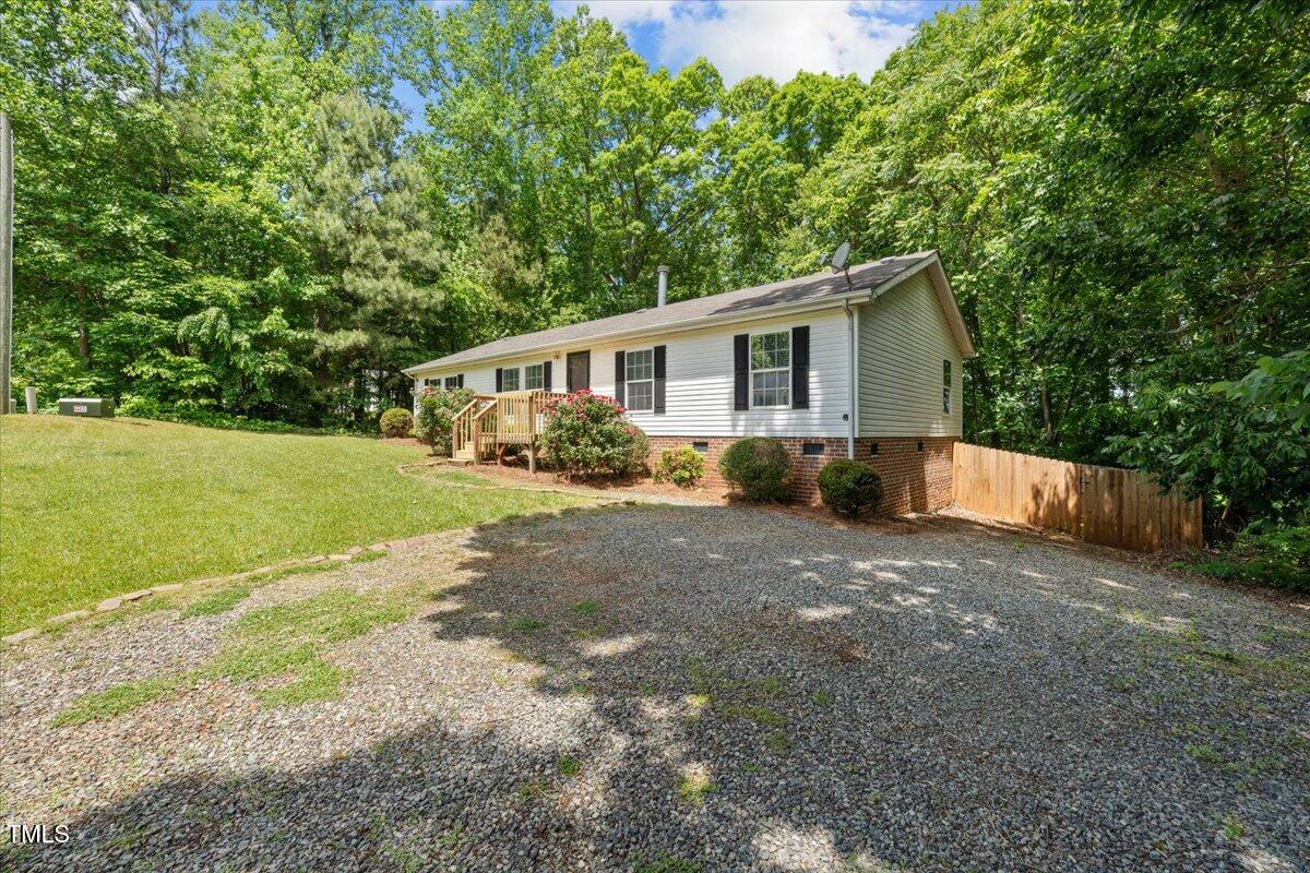 1004 Candlewood Circle