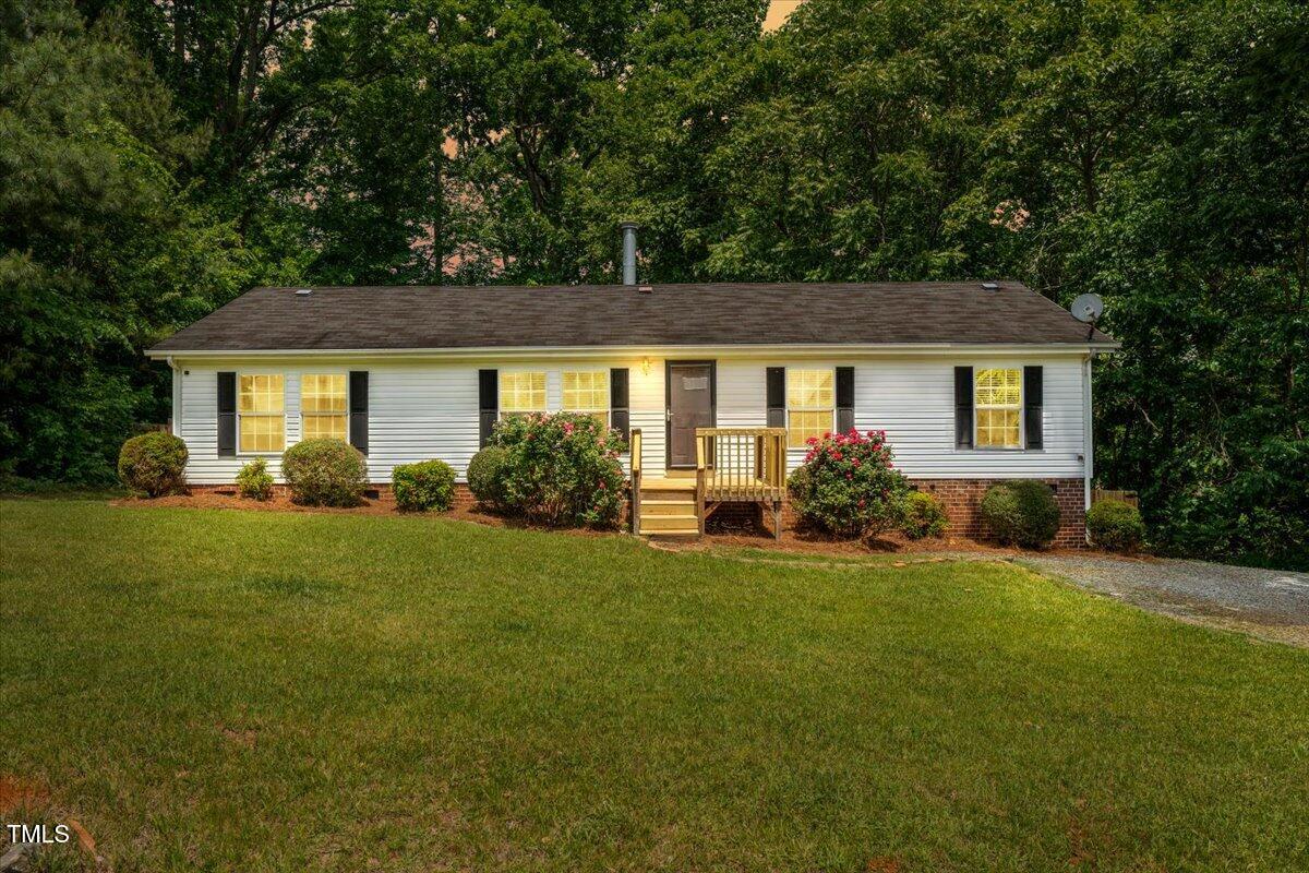 1004 Candlewood Circle