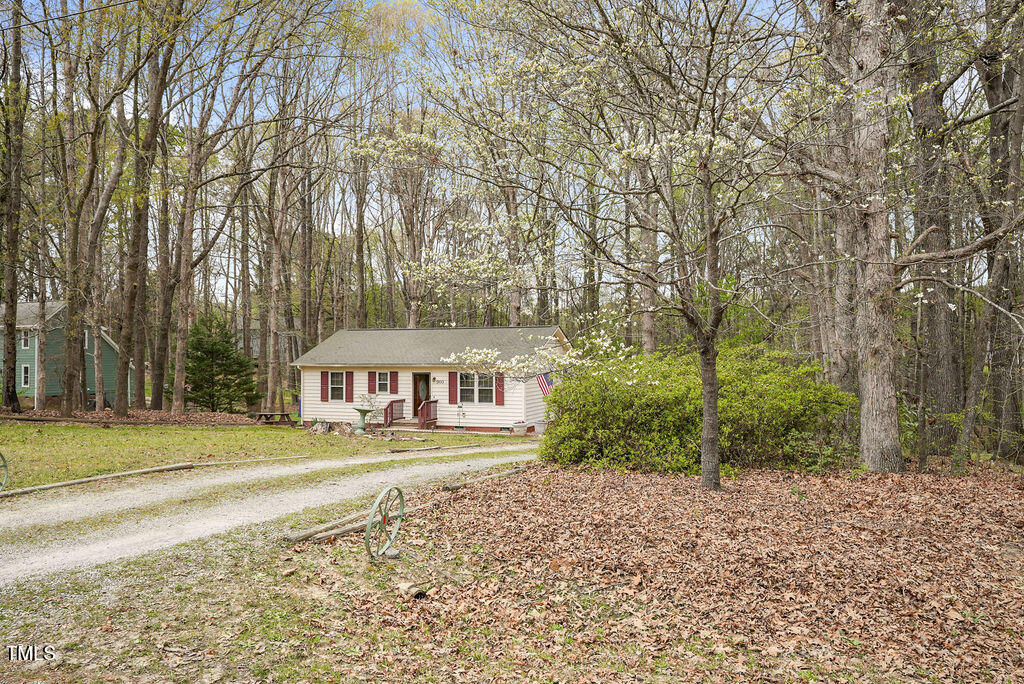 900 Cricket Knoll Road