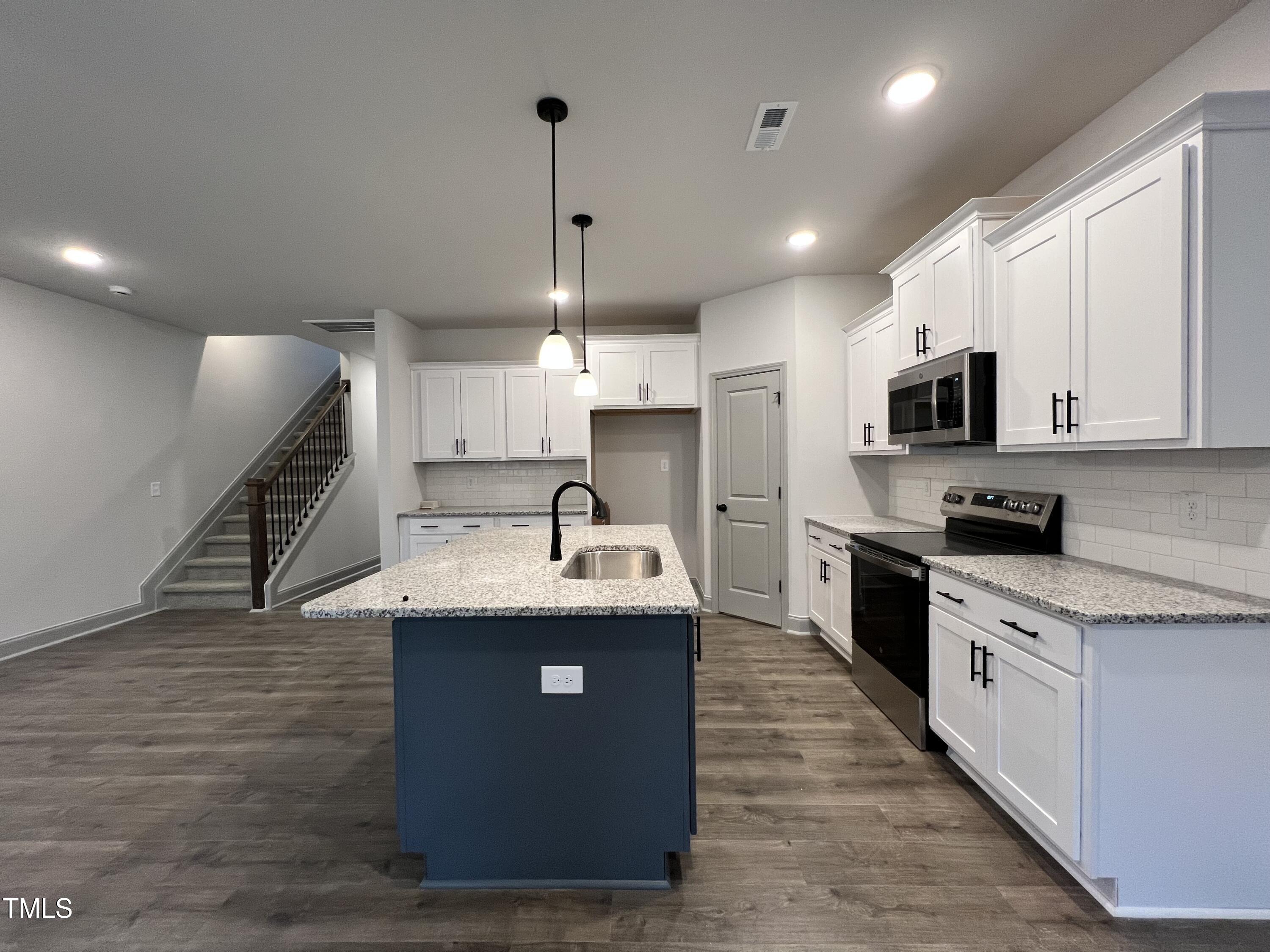 136 S Mistflower Street