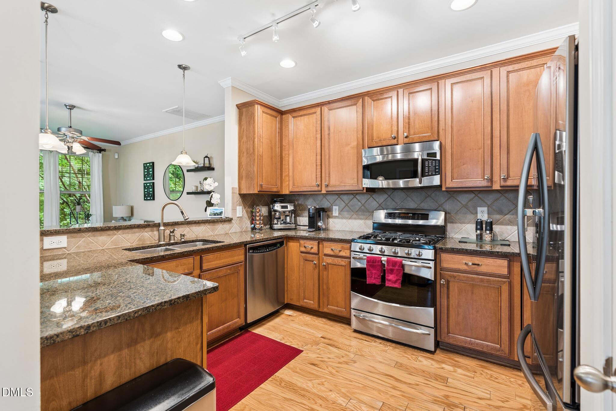 6140 Braidwood Court