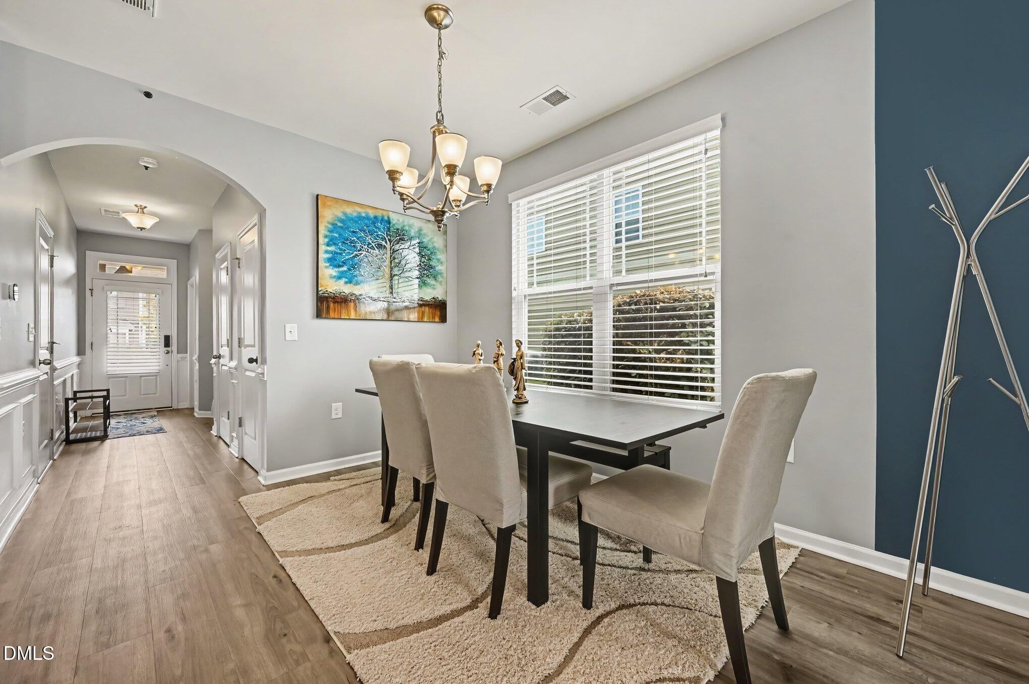 1025 Historic Circle