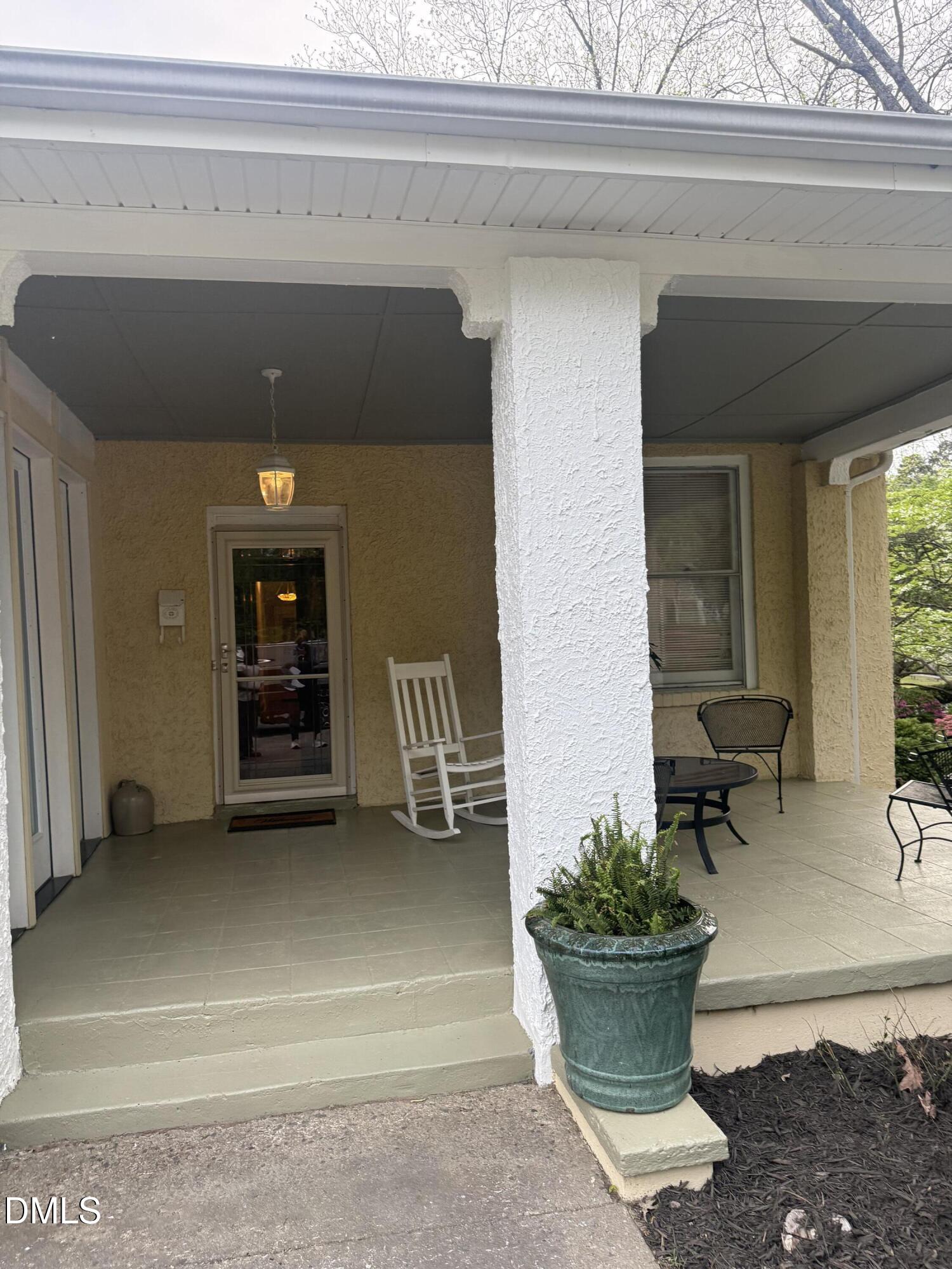 111 W Jennette Avenue