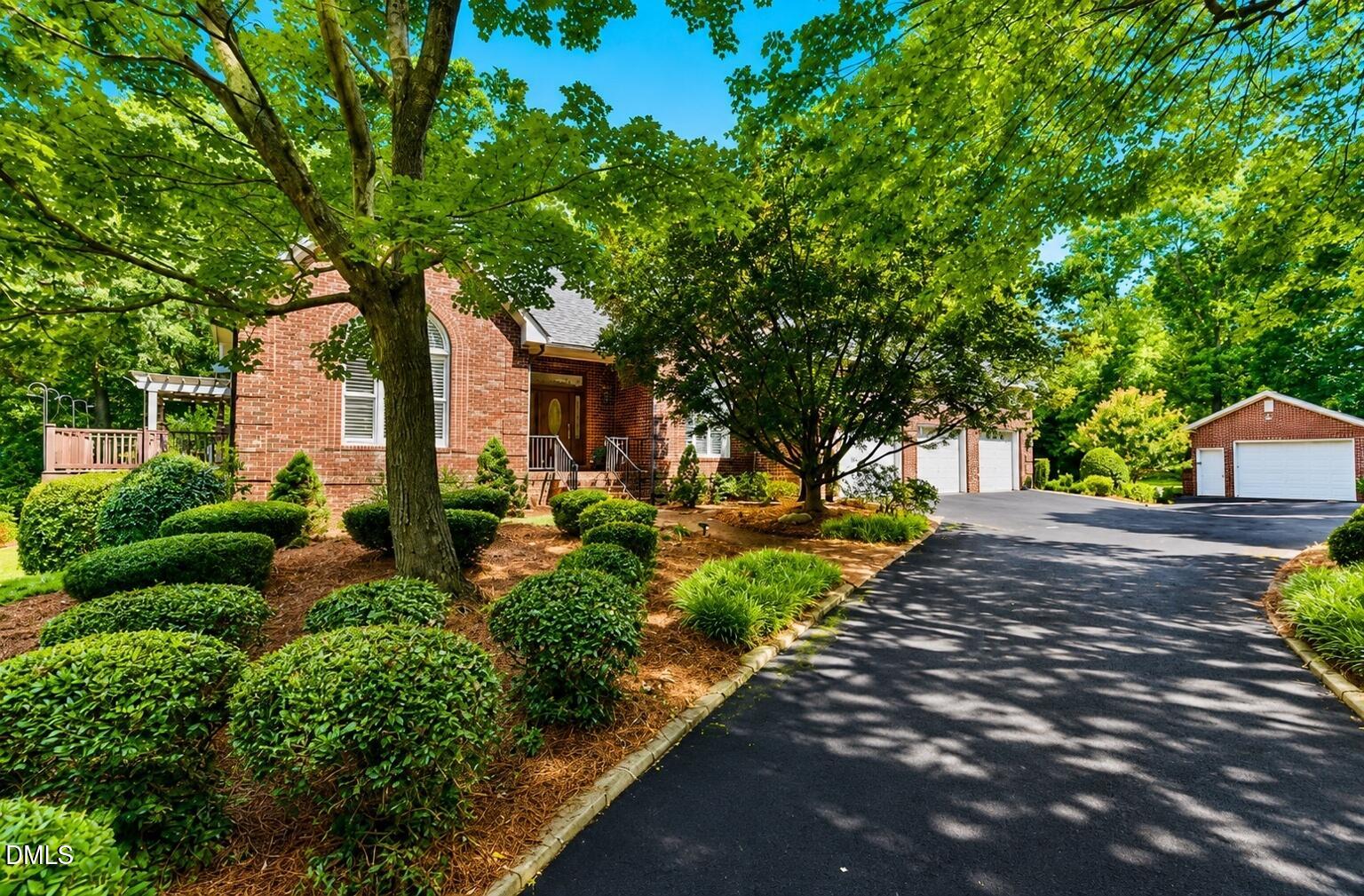 527 Nassau Trail