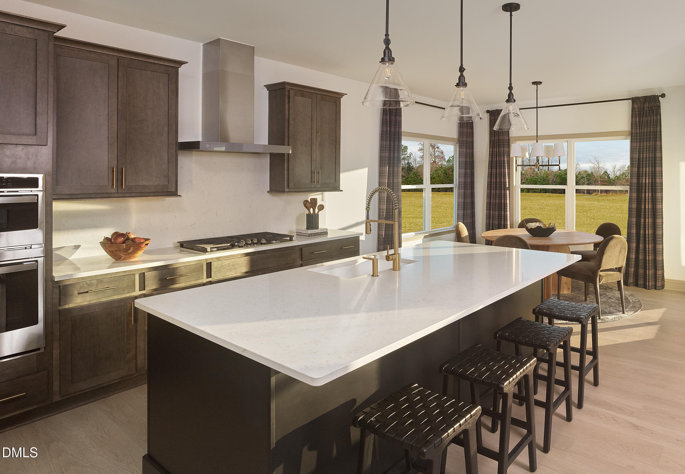 936 Fetching Place 349