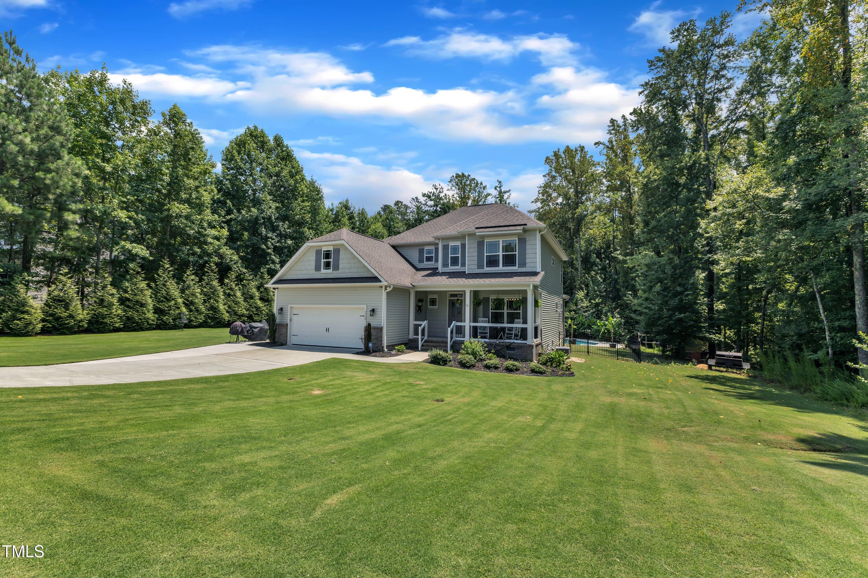 1725 River Club Way