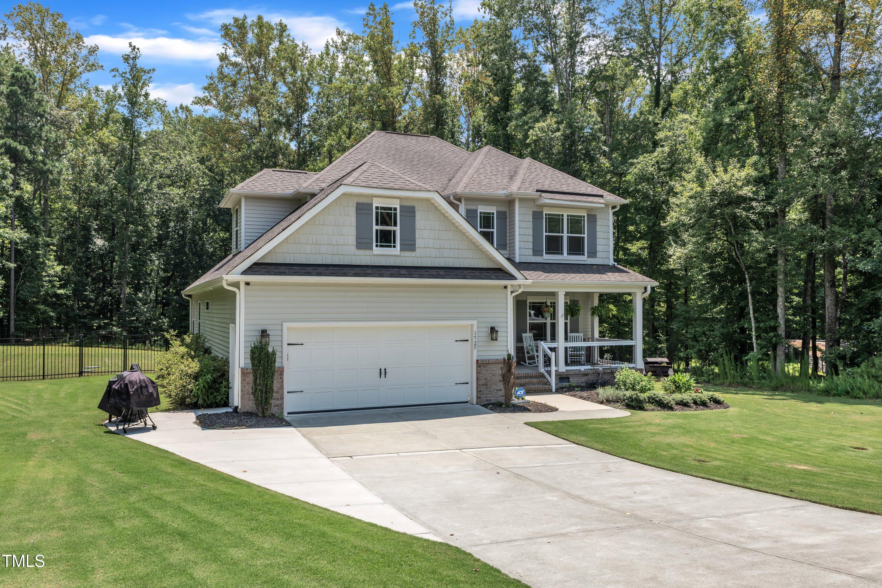 1725 River Club Way