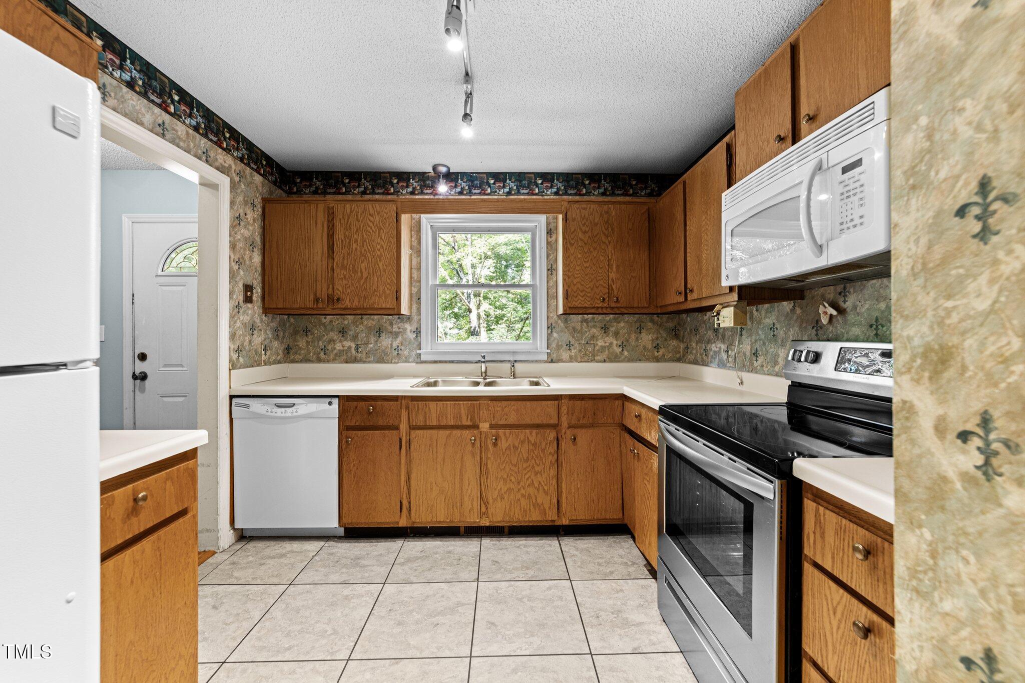 6422 English Oaks Drive
