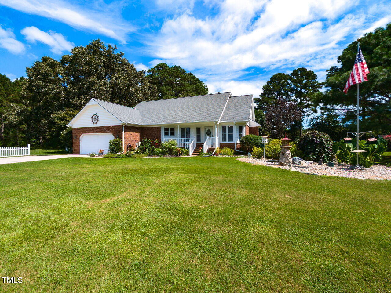 1025 Lake Path Road