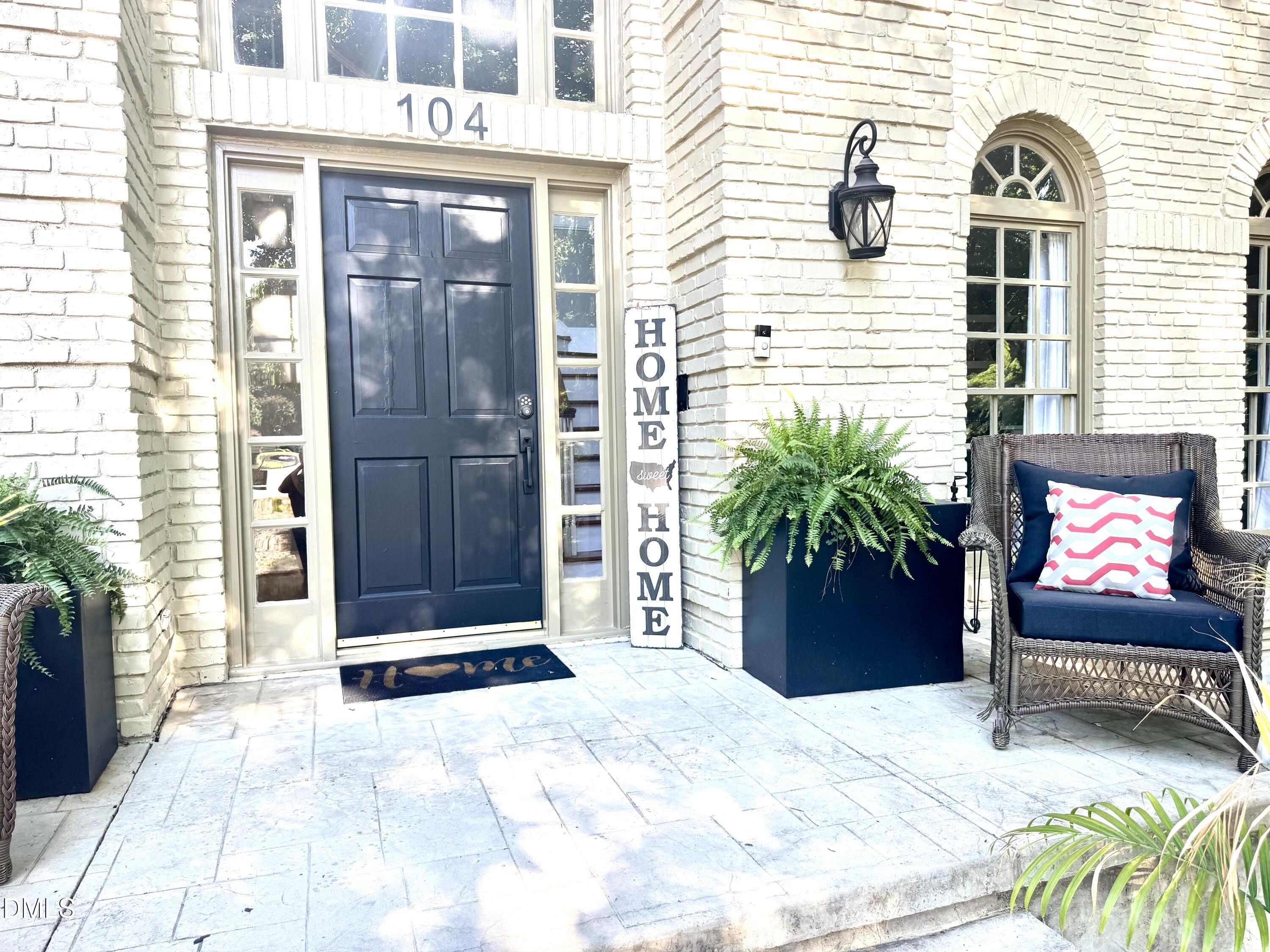104 Flying Hills Circle
