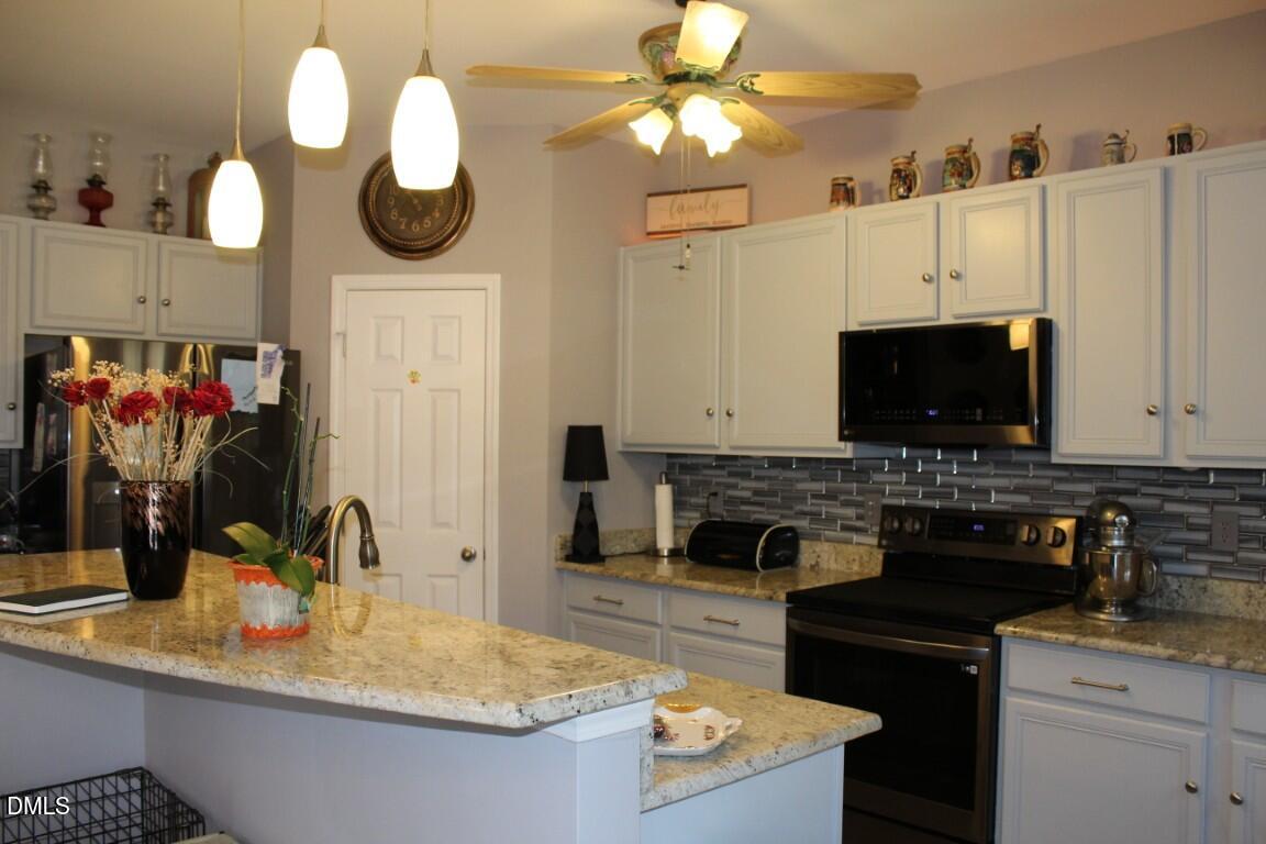 1112 Sunday Silence Drive