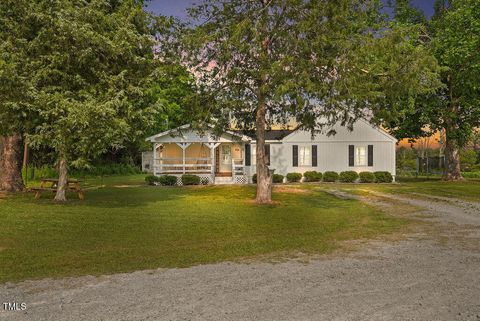 784 Crawford Road Coats NC 27521