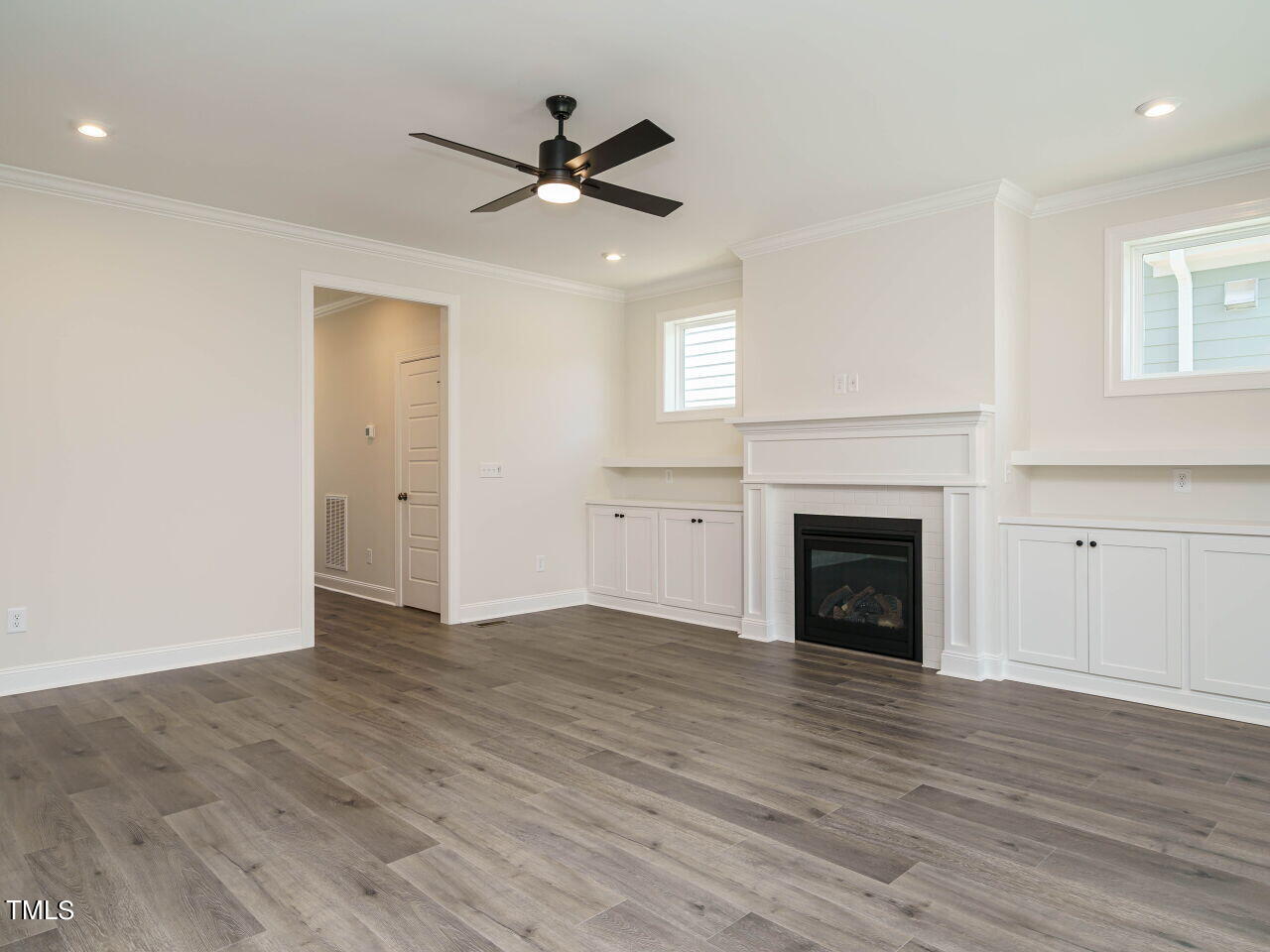 1809 Bright Lantern Way