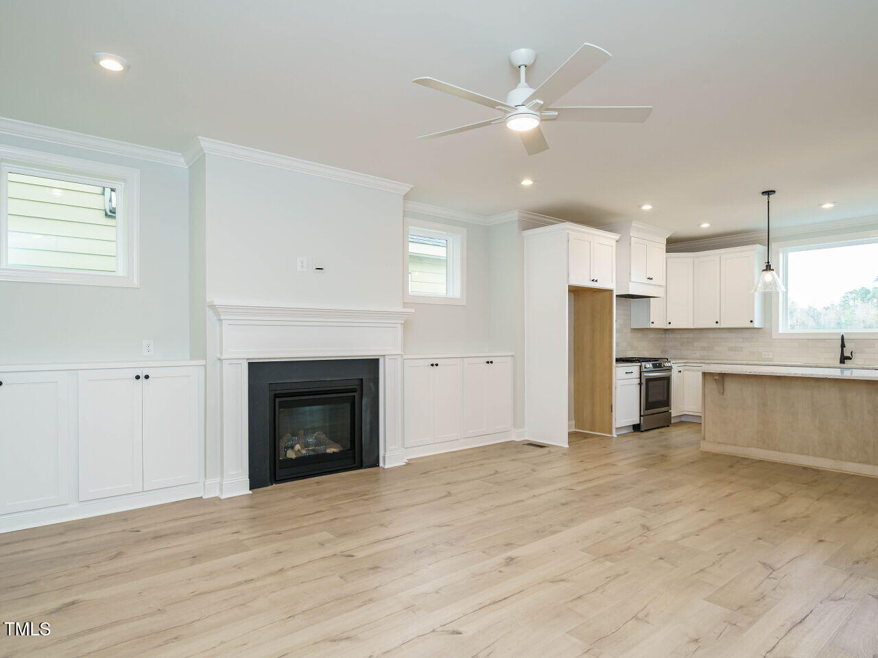 1809 Bright Lantern Way