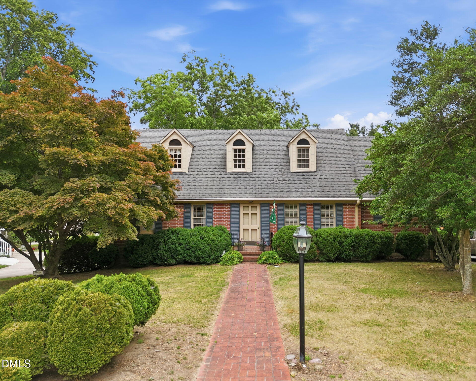 212 Hillcrest Drive