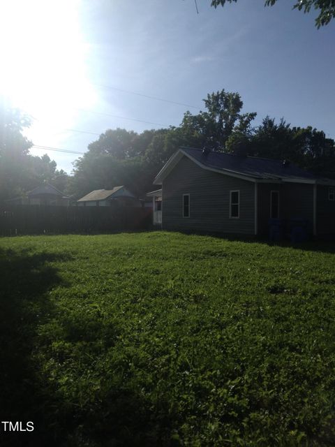 Single Family Residence in Wilson NC 112 East Street 21.jpg