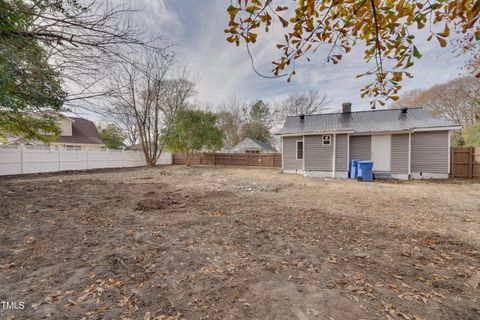 Single Family Residence in Wilson NC 112 East Street 16.jpg