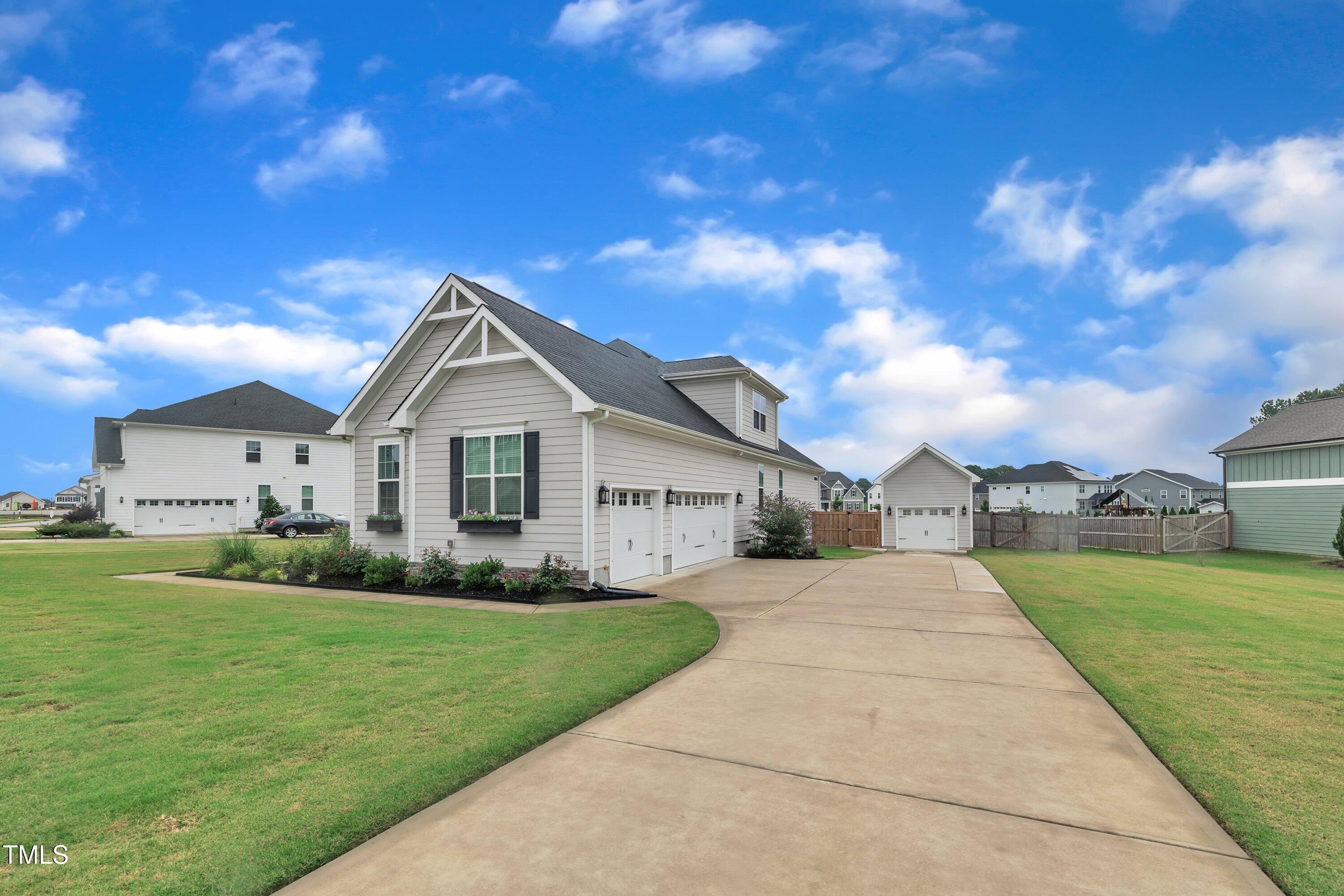 450 S Parliament Way