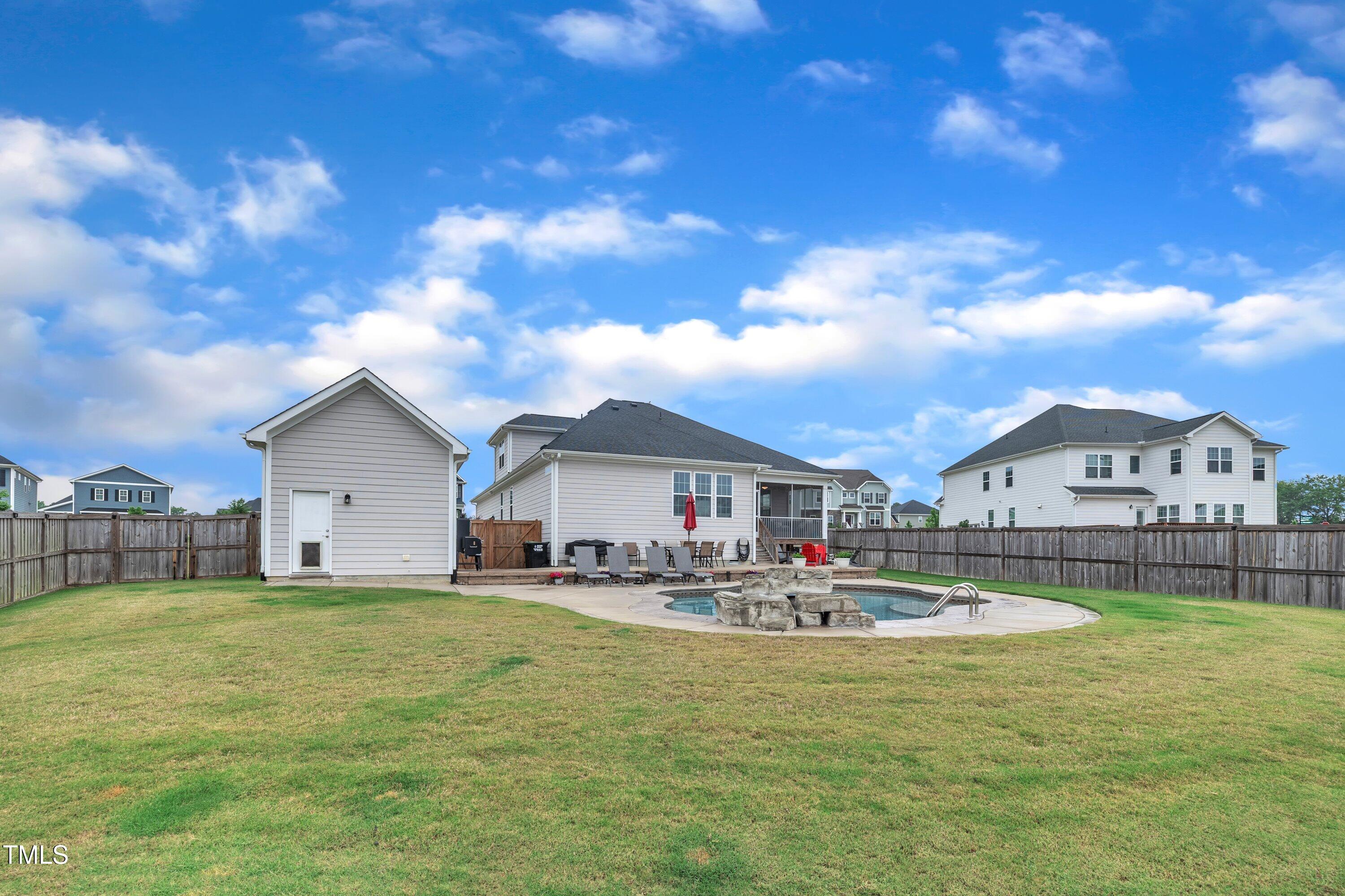 450 S Parliament Way