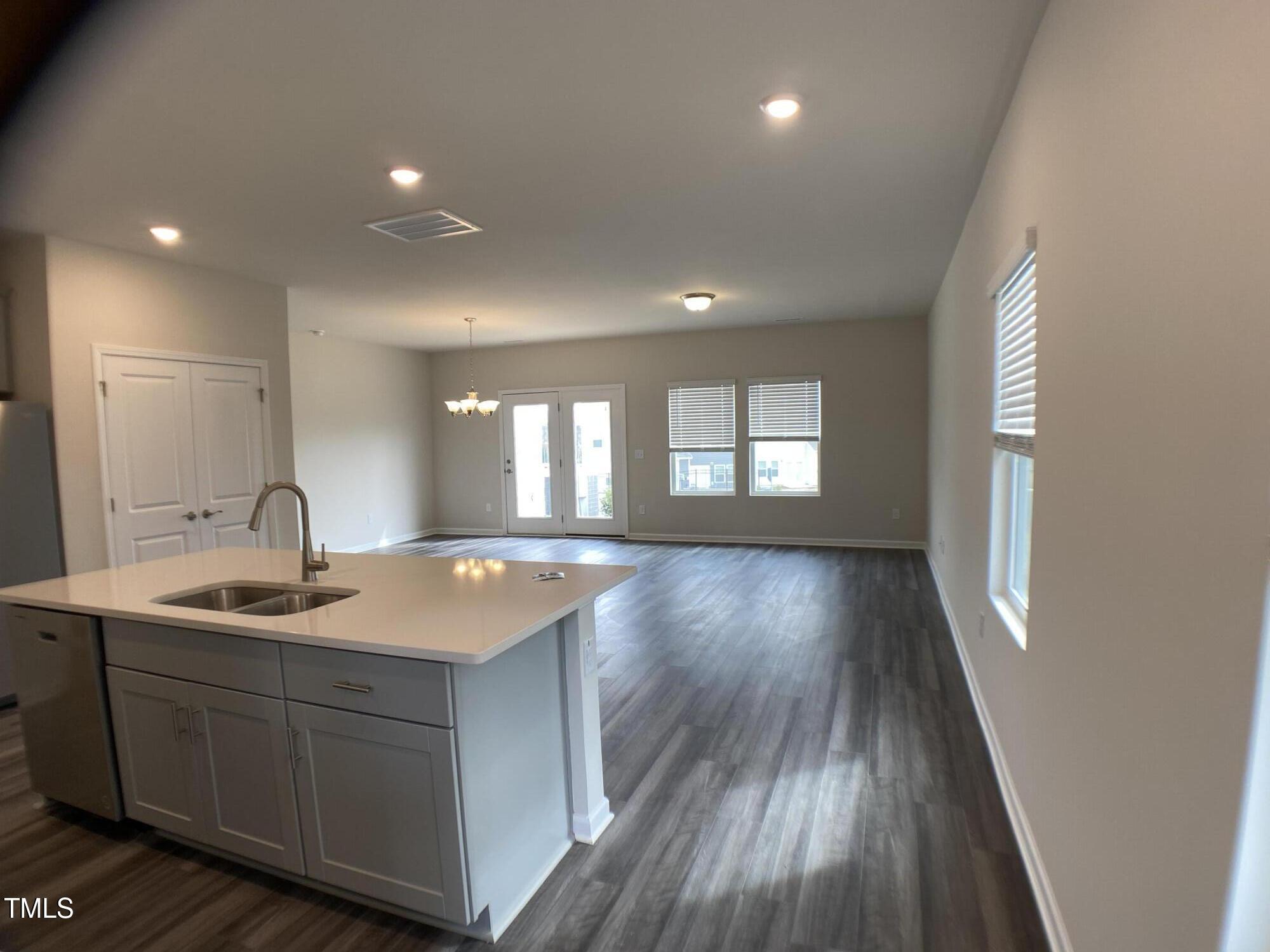 909 Clearhaven Lane 909