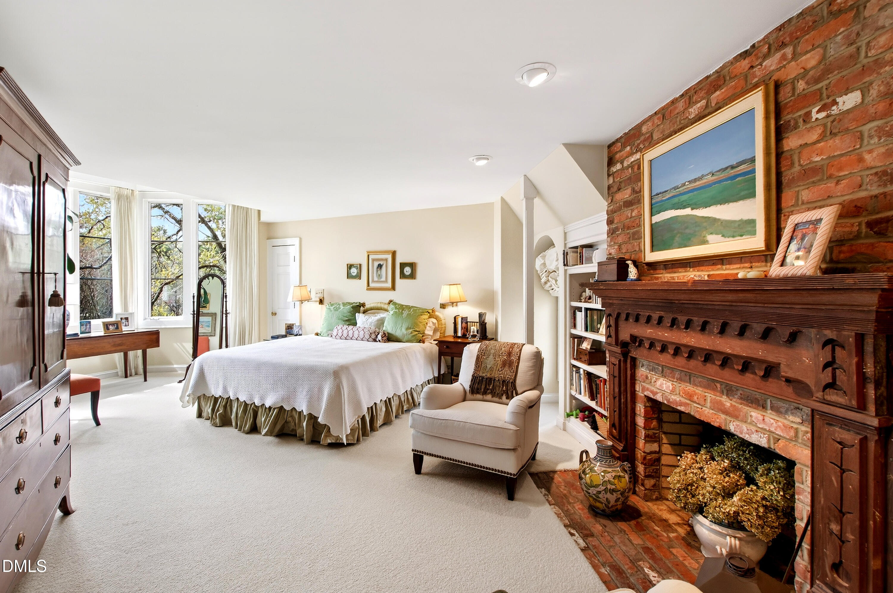 223 Hillcrest Circle