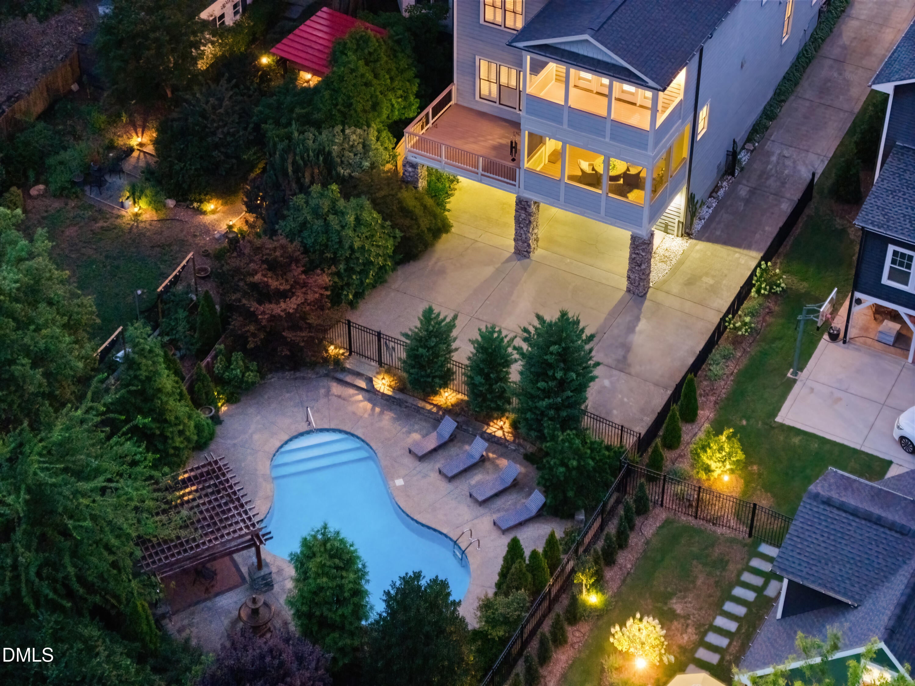512 E Whitaker Mill Road