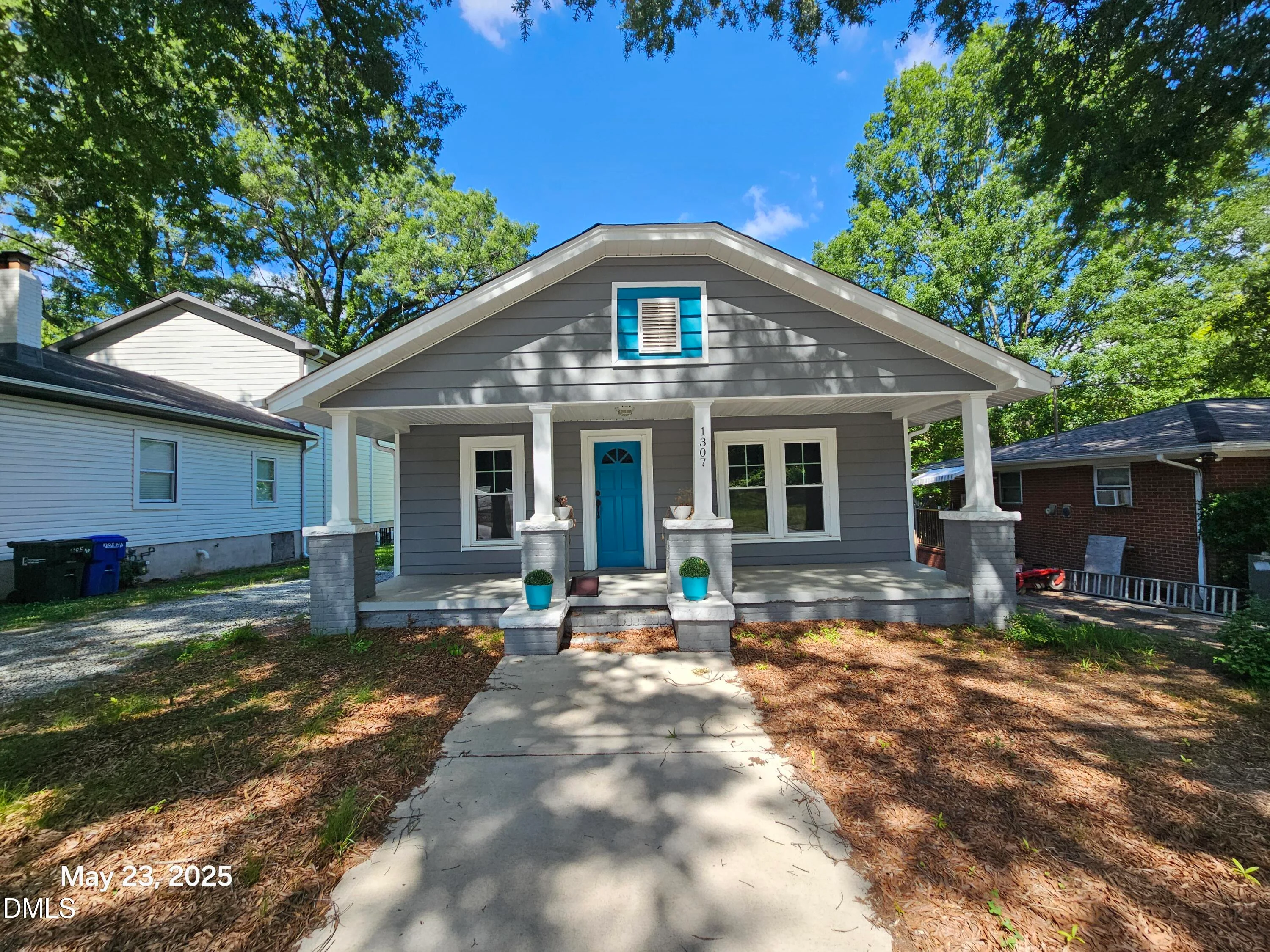 1307 N Hyde Park Avenue