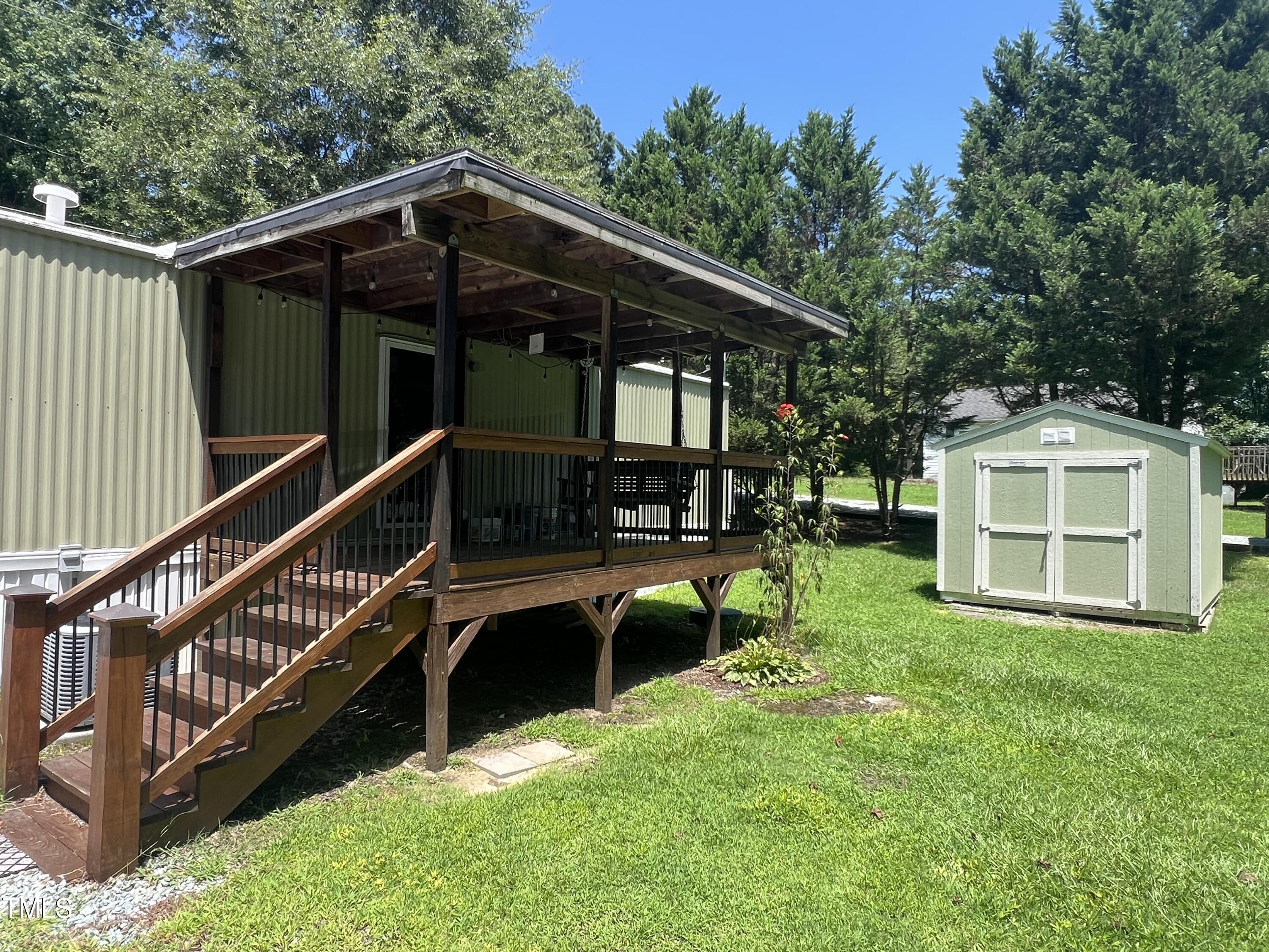 2432 Redwood Road