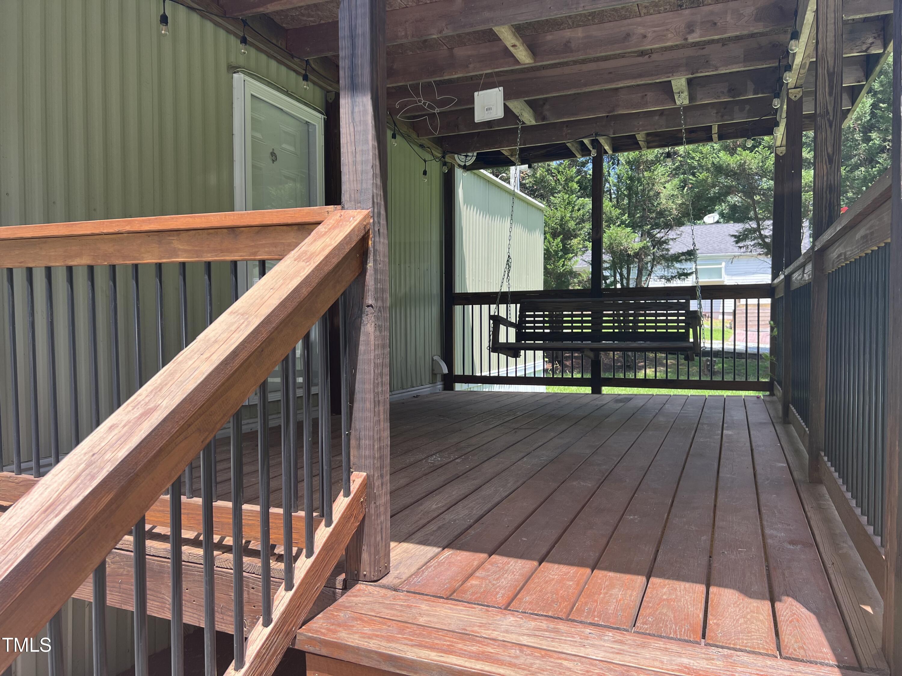 2432 Redwood Road