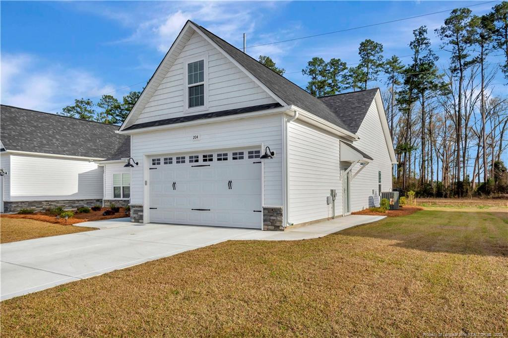 204 Oak Pointe Circle