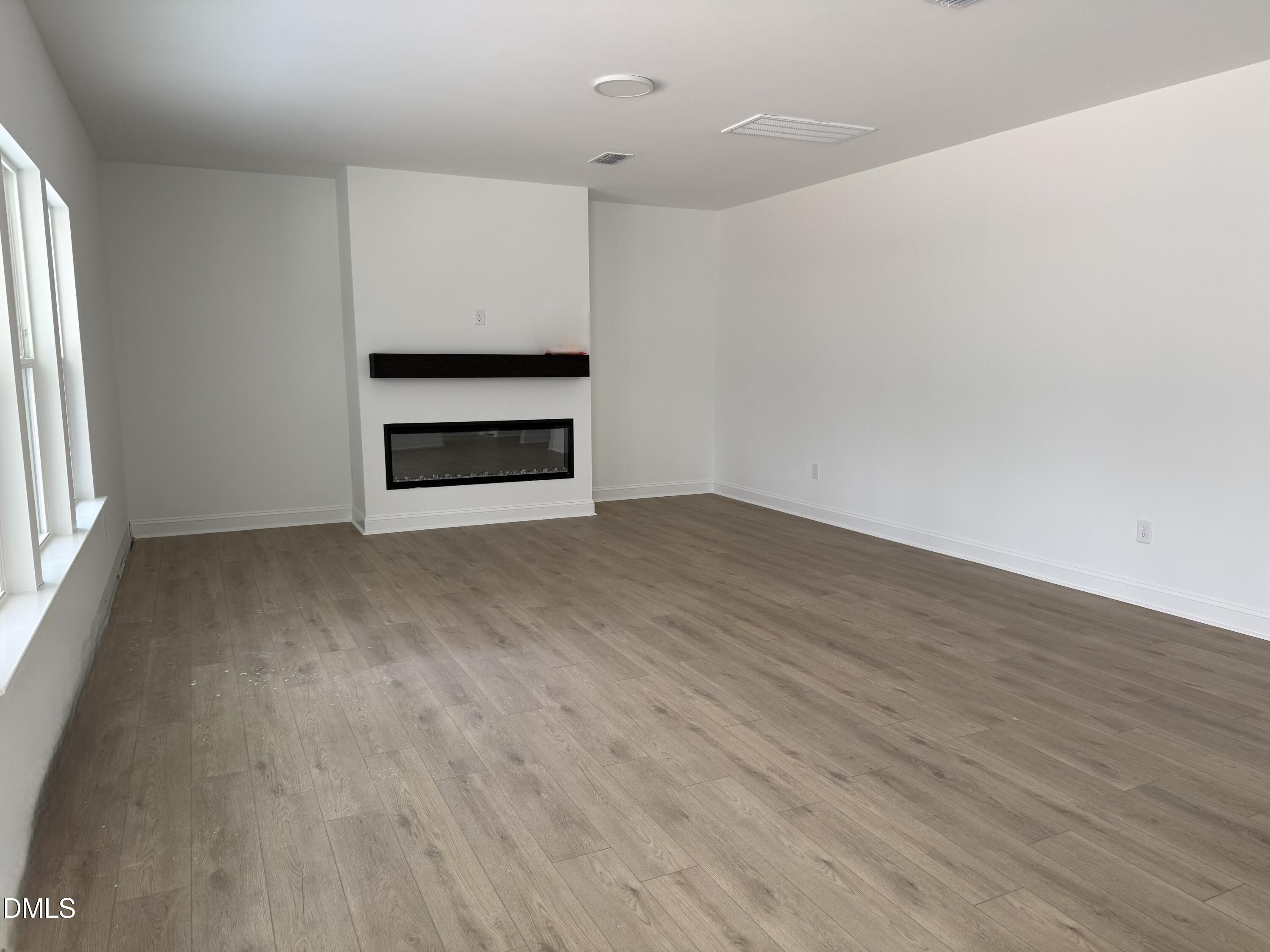 912 Fetching Place 343