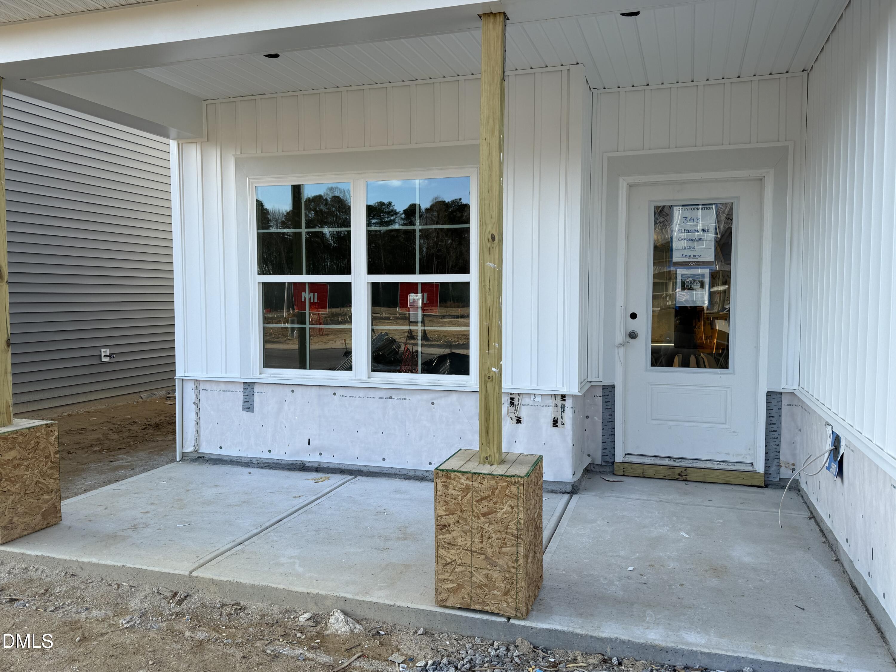 912 Fetching Place 343