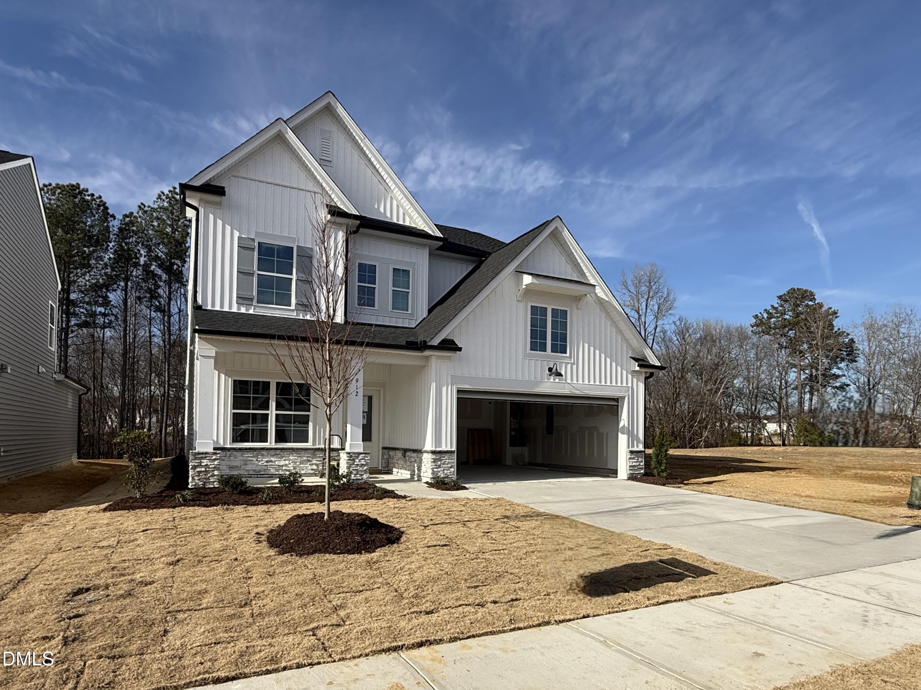 912 Fetching Place 343