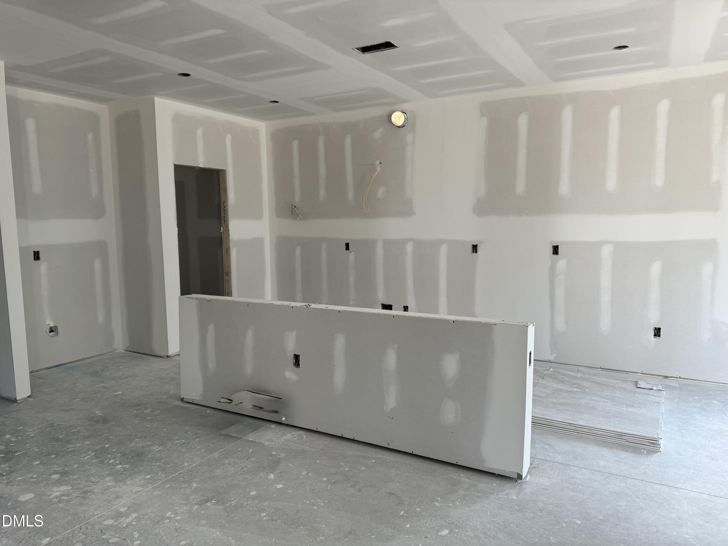 912 Fetching Place 343