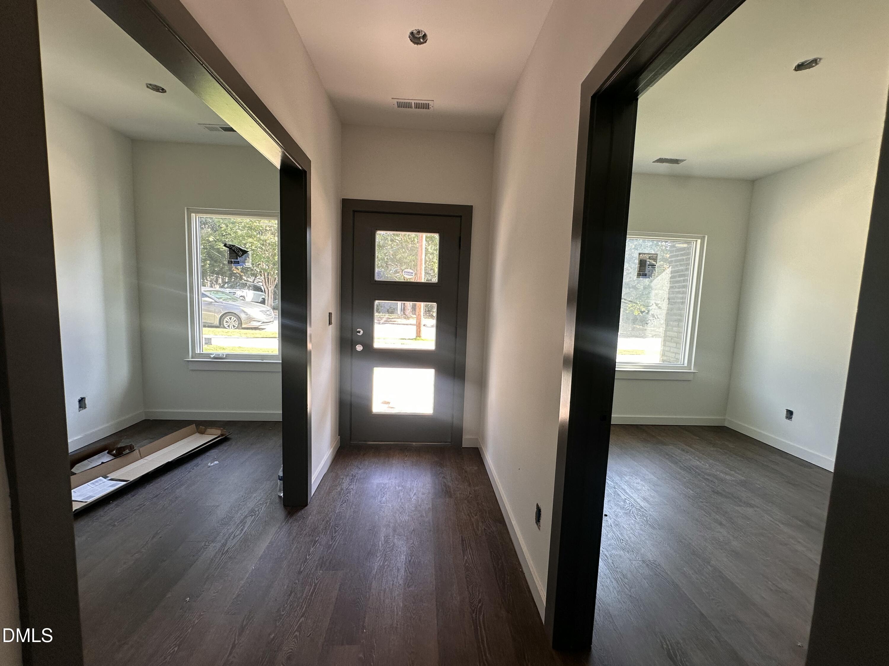 1521 1/2 Sunrise Avenue