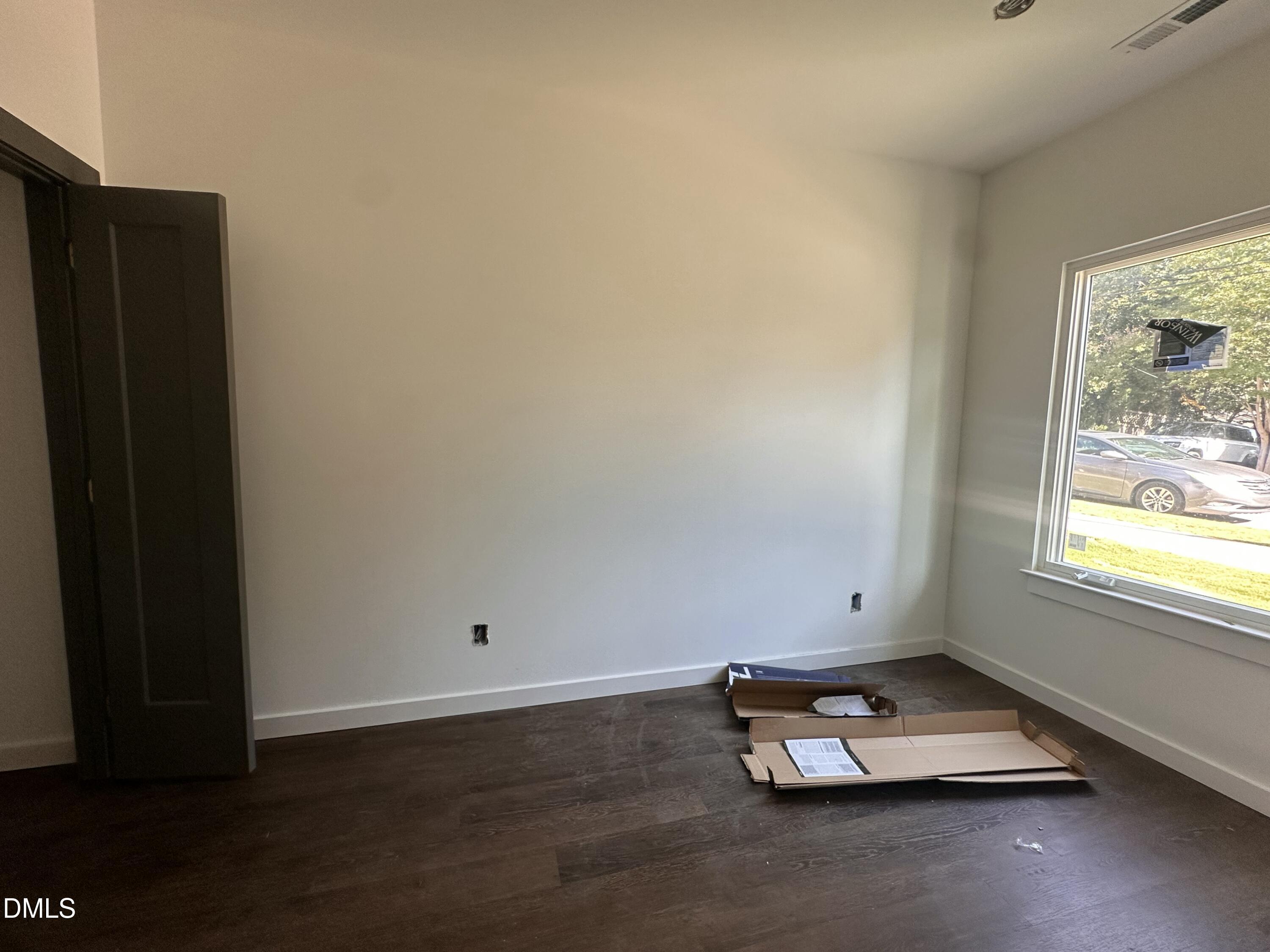 1521 1/2 Sunrise Avenue