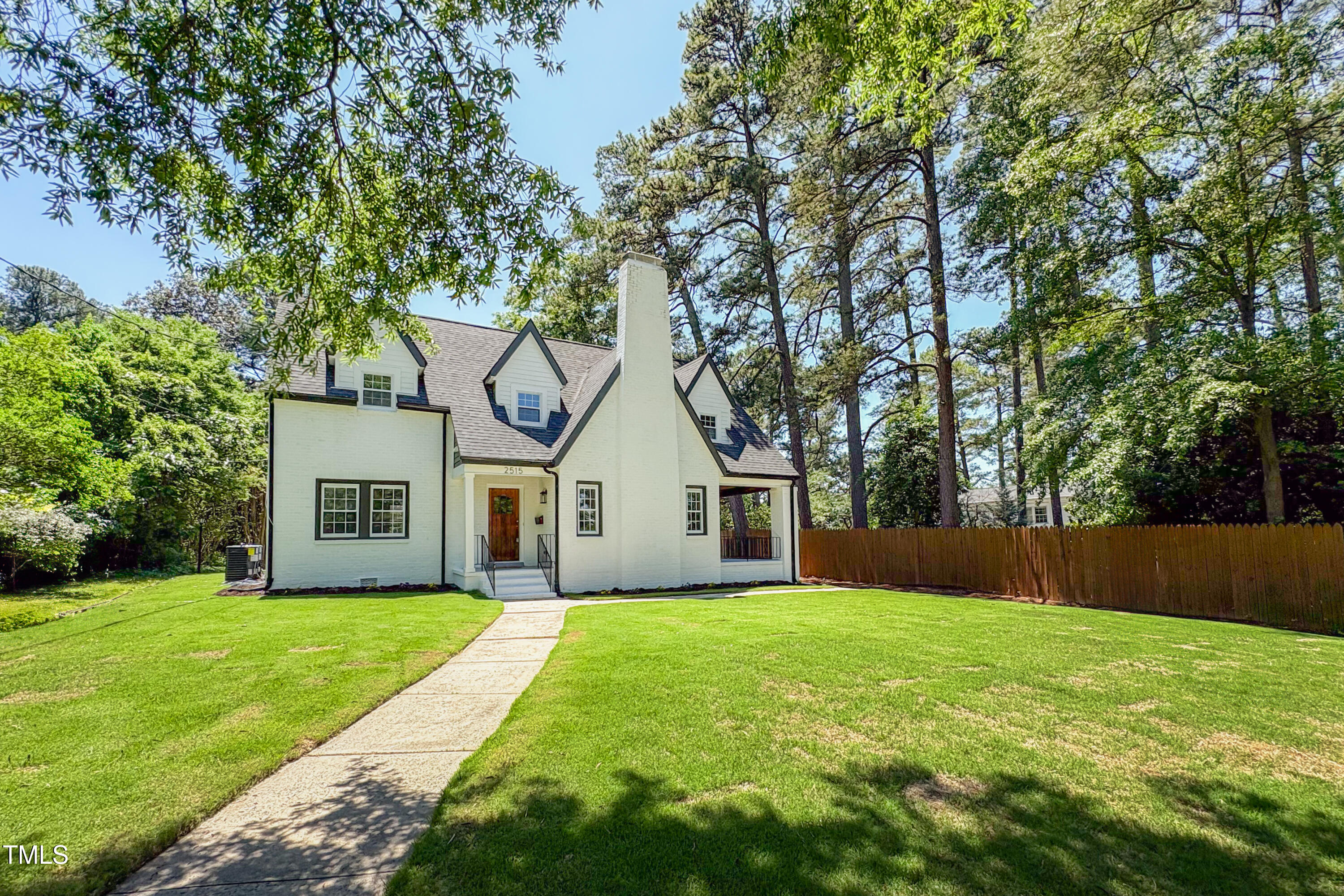 2515 W Club Boulevard