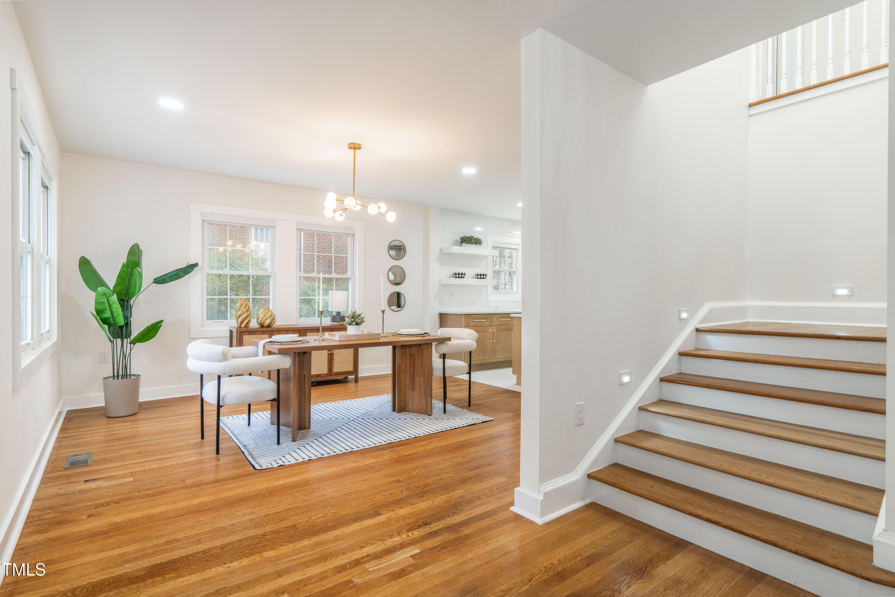 2515 W Club Boulevard