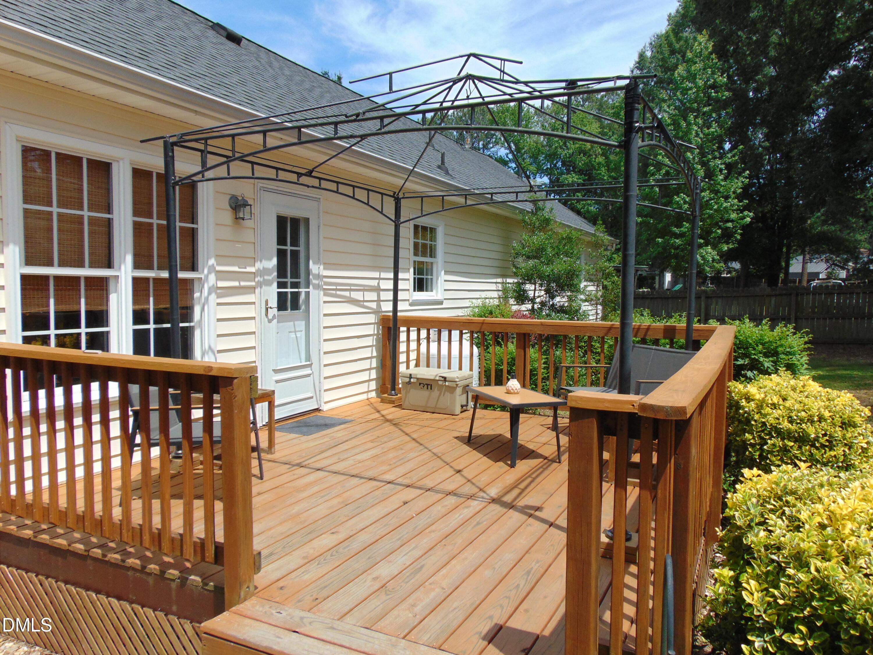 206 Simbelyn Drive