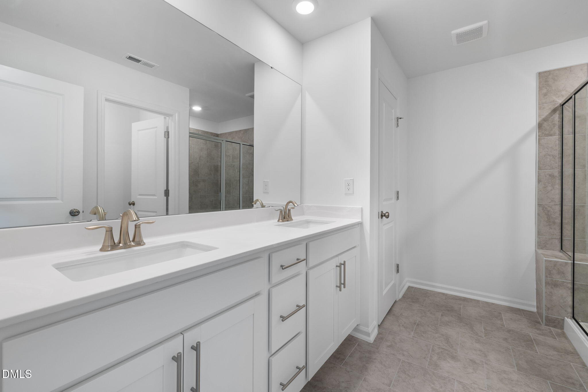 Rolesville, North Carolina 27571, United States, 3 Bedrooms Bedrooms, ,3 BathroomsBathrooms,Residential,Active,198742